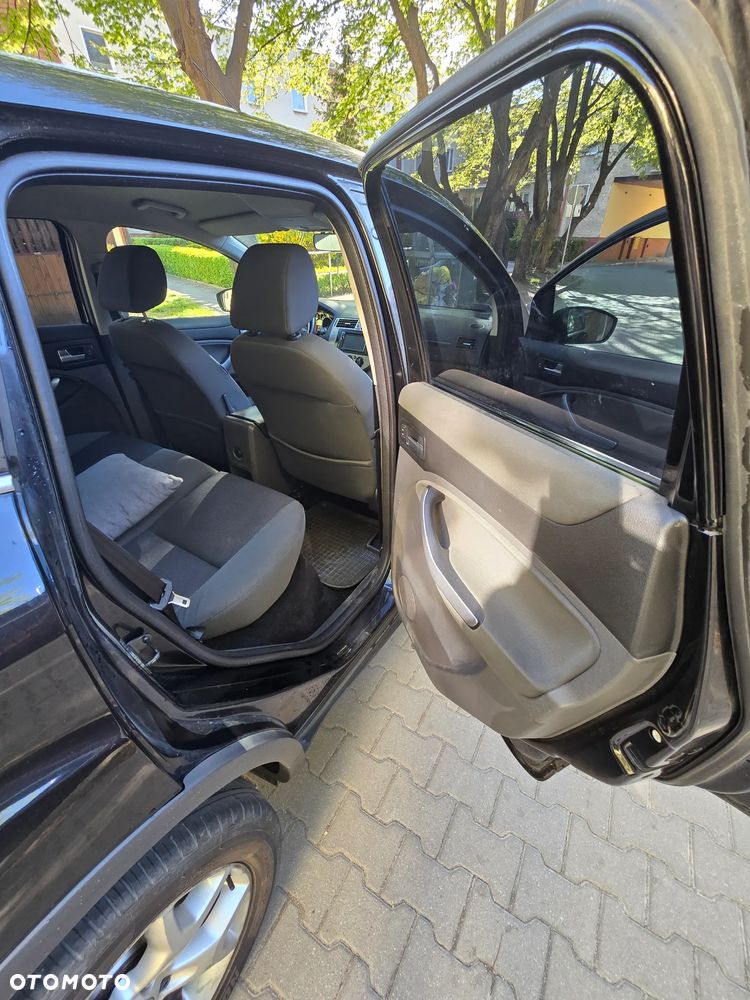 Ford Kuga 2.0 TDCi 2x4 Titanium - 7