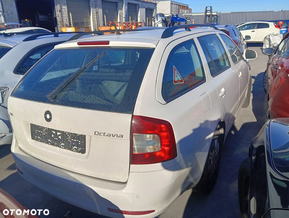 Zderzak Tył (Lampy, Błotniki, Klapa, Zderzaki, Drzwi, Maska) Skoda Octavia 1.6 Diesel 104 Km 2012r - 3