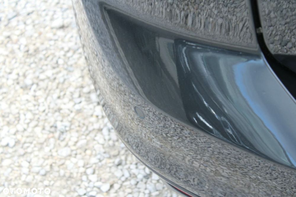 Volkswagen Passat - 13