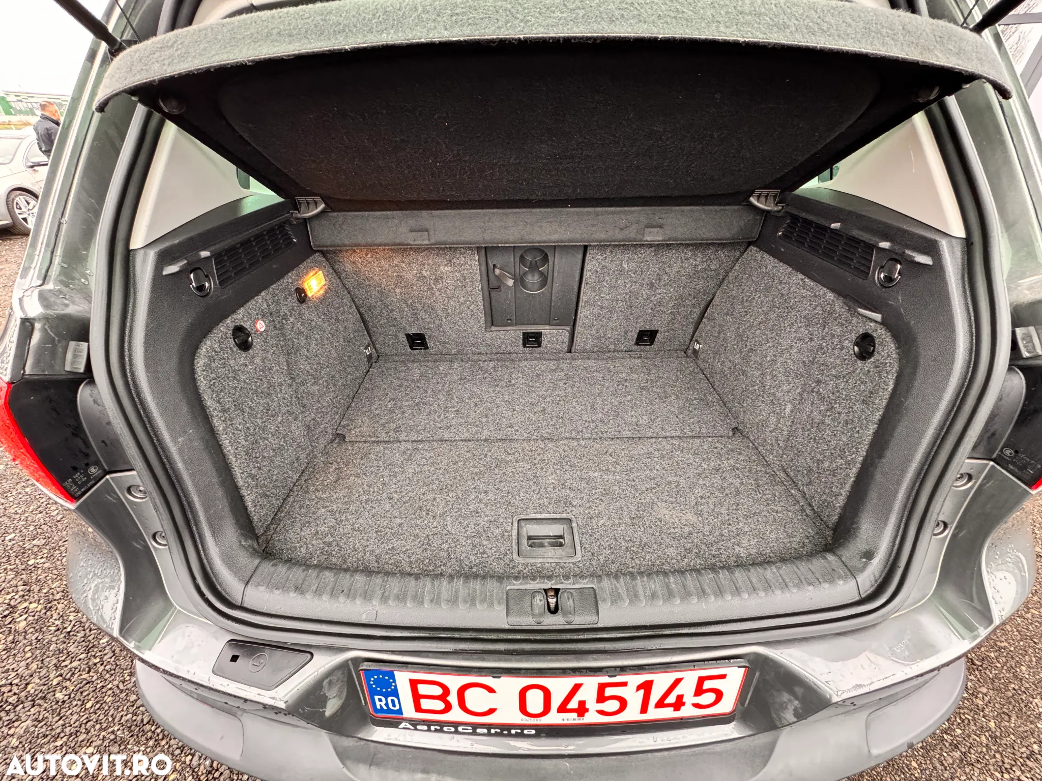 Volkswagen Tiguan - 19