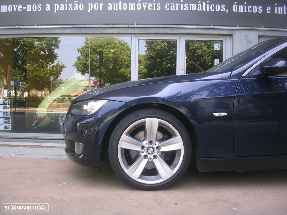 BMW 325 i - 8