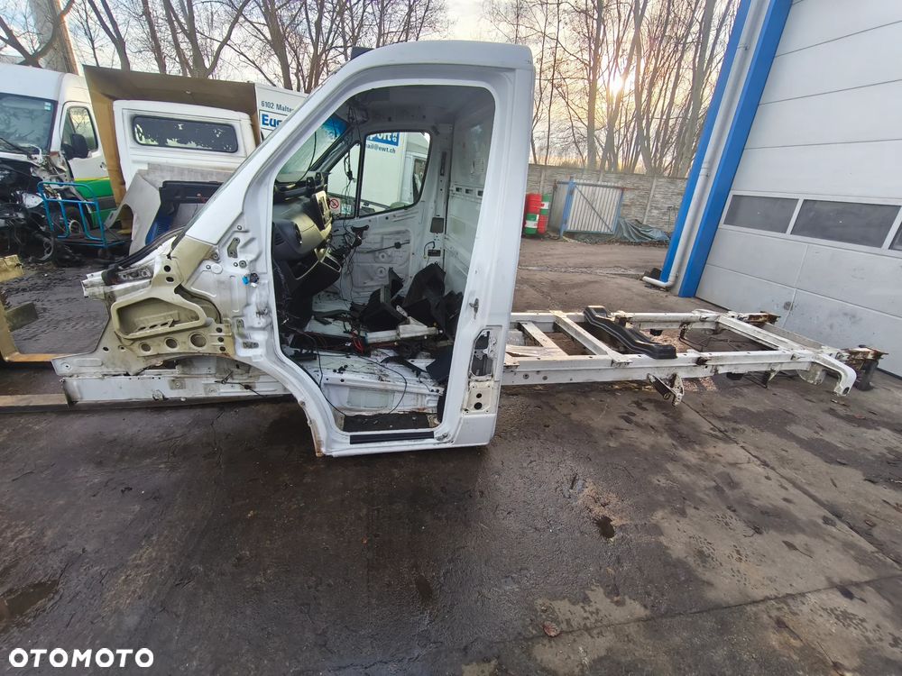 Karoseria rama Mercedes-Benz Sprinter w907 średniak L2 2018-2025 - 2