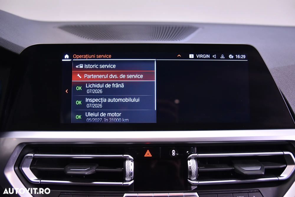 BMW Seria 3 320i Touring Aut. - 23