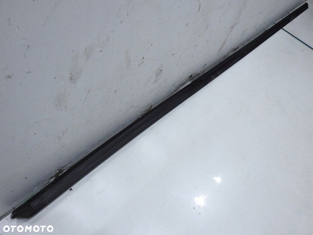 LISTWA USZCZELKA PROGU LEWA VECTRA C LIFT KOMBI - 2