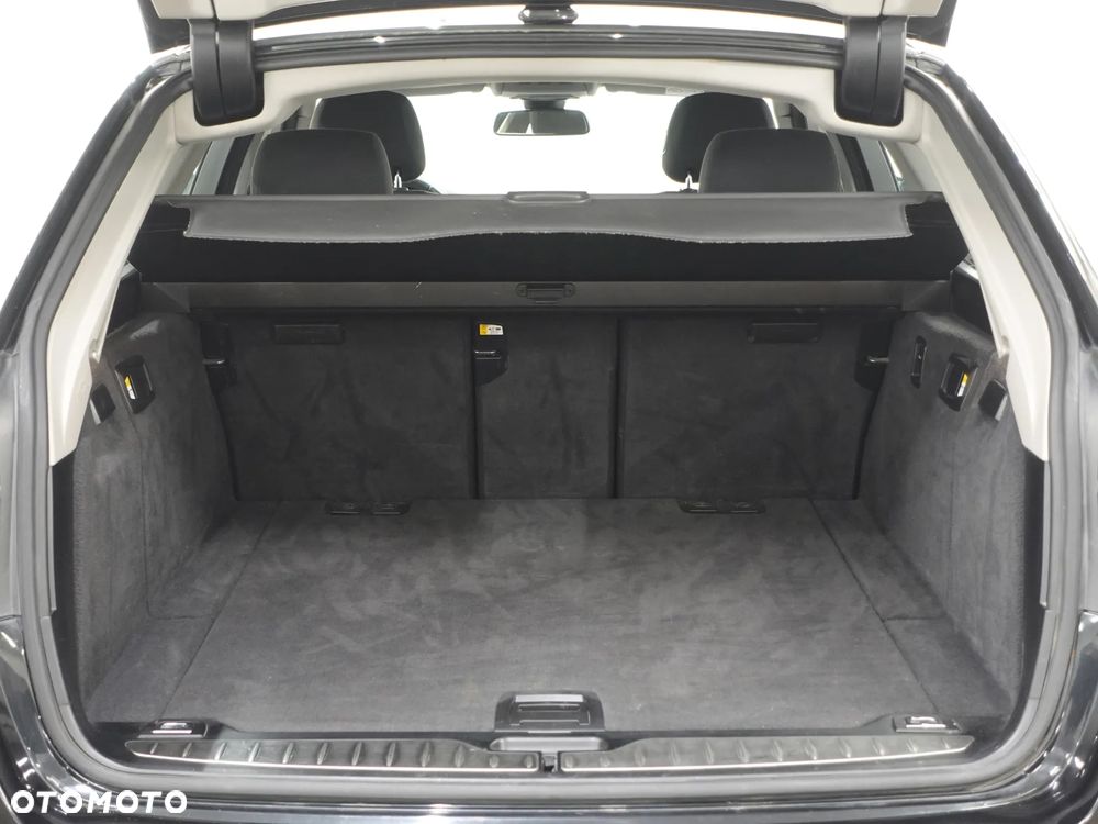 BMW Seria 5 525d xDrive Sport-Aut Modern Line - 23