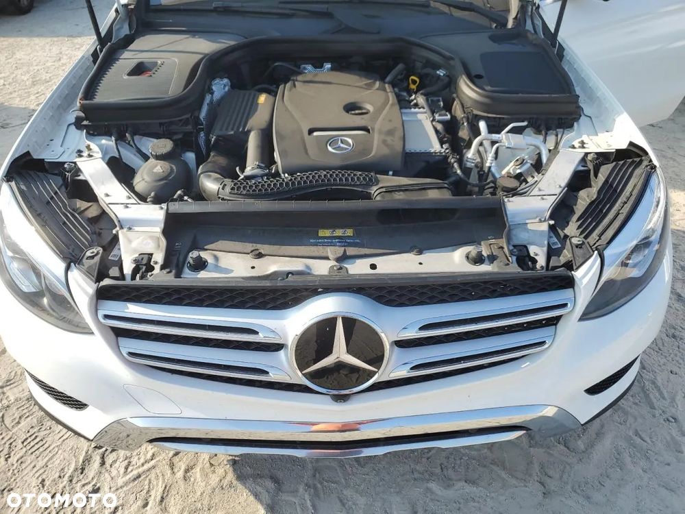 Mercedes-Benz GLC - 12