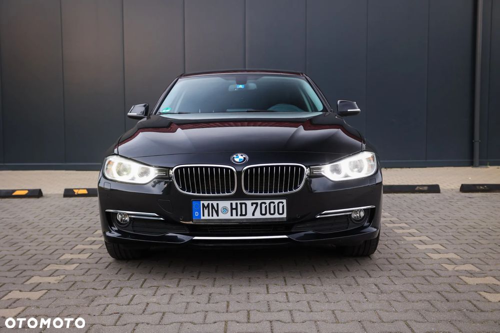BMW Seria 3 320d Luxury Line - 11