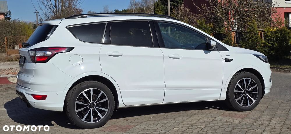 Ford Kuga 2.0 TDCi 2x4 ST-Line - 9