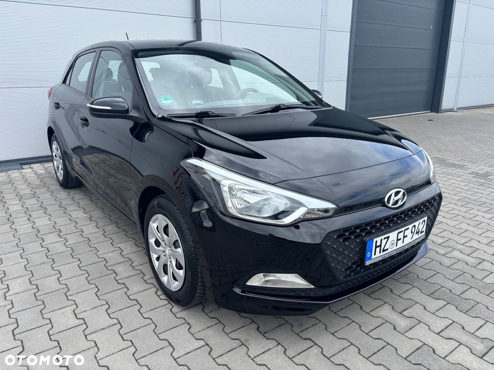 Hyundai i20 blue 1.2 Classic - 11