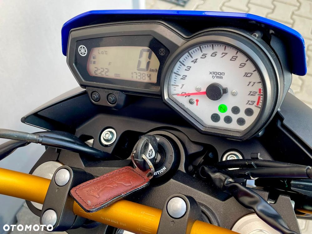 Yamaha FZ8 - 16