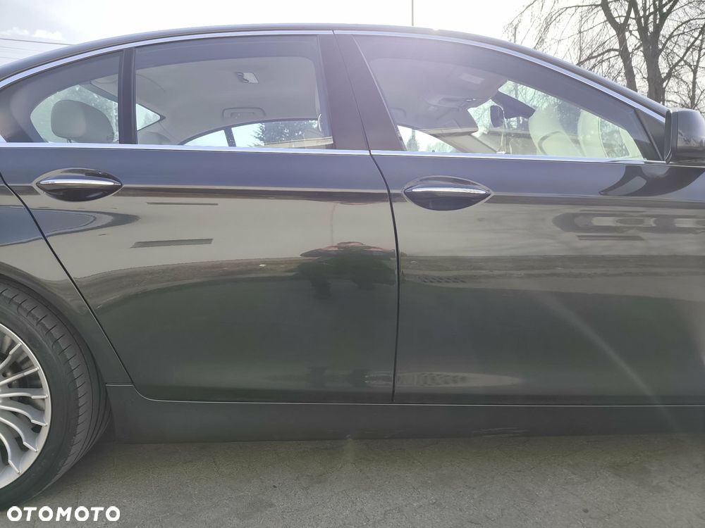BMW Seria 5 530d xDrive - 7