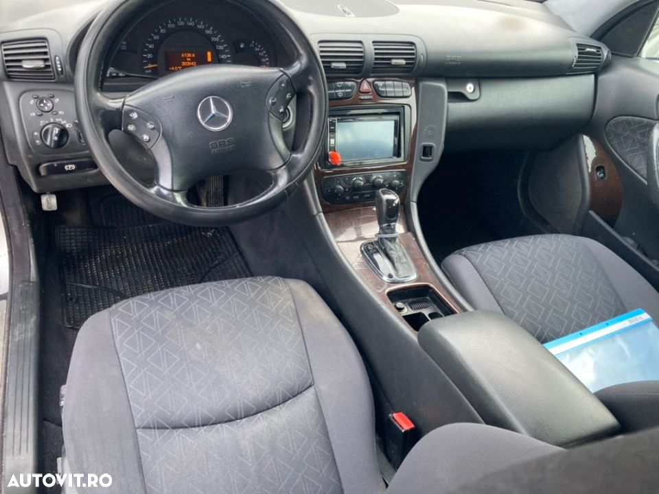 Dezmembrez Mercedes Benz Combi C220 W203 646.963 - 4