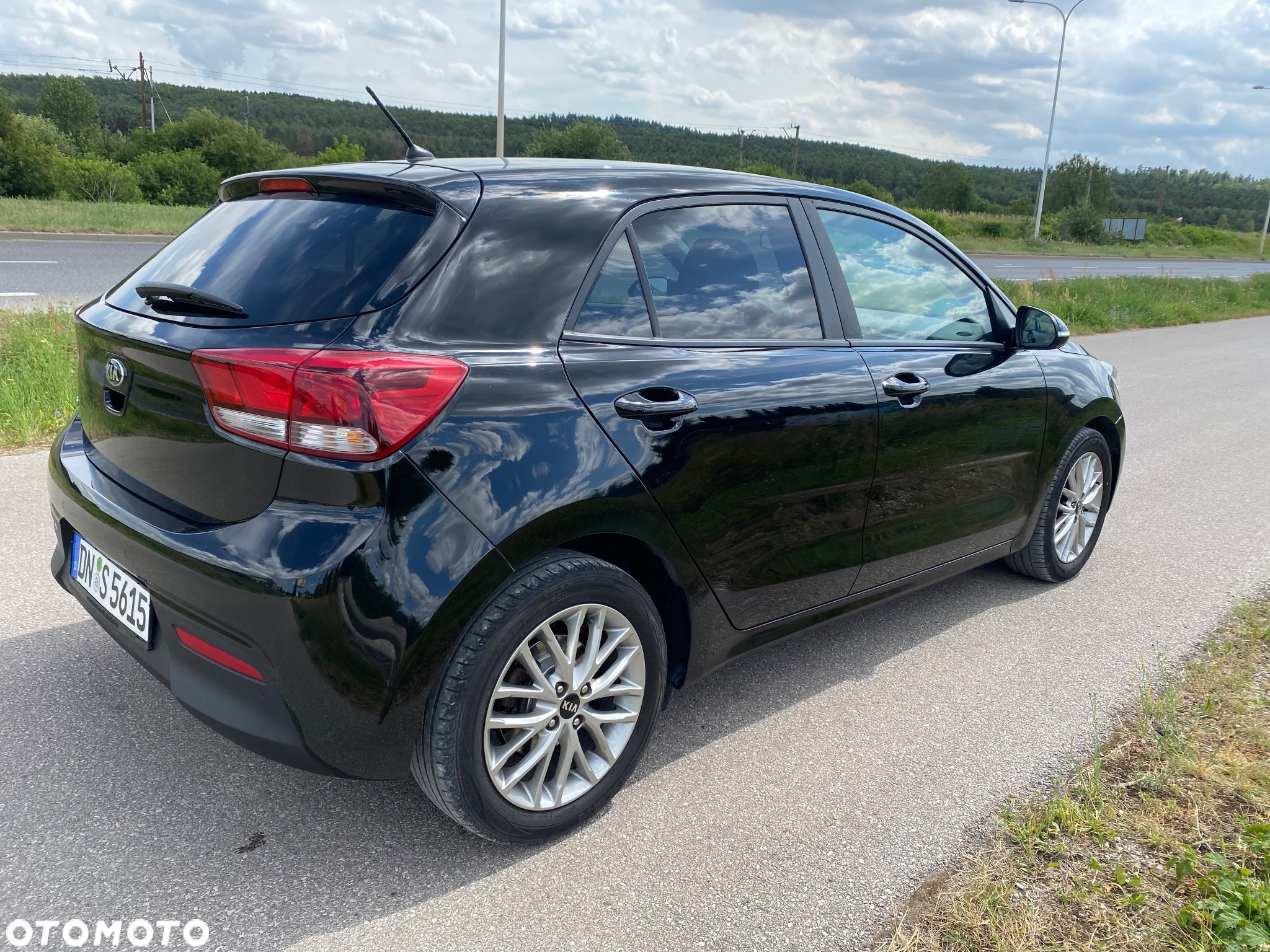 Kia Rio 1.4 L - 17