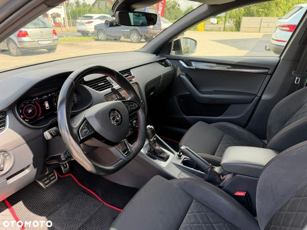 Skoda Octavia 2.0 TDI DSG RS - 17