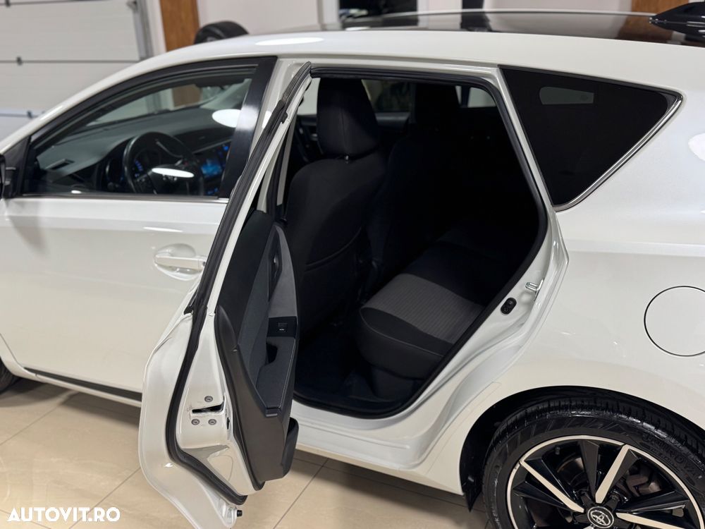 Toyota Auris ver-1-8-vvt--i-automatik-style-selection - 8