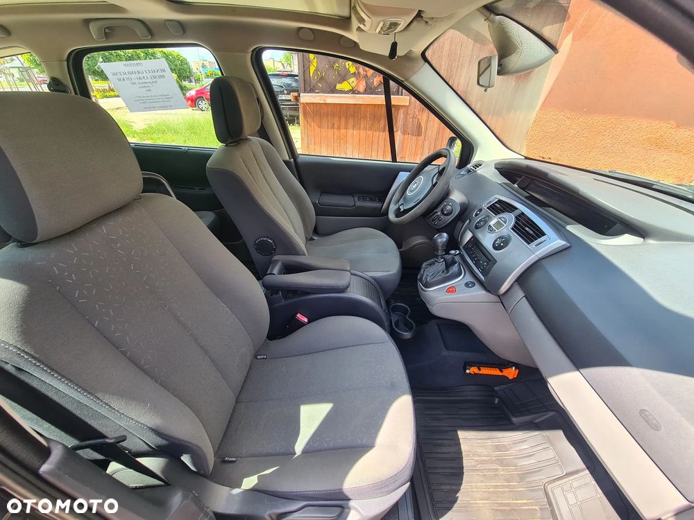 Renault Grand Scenic - 11