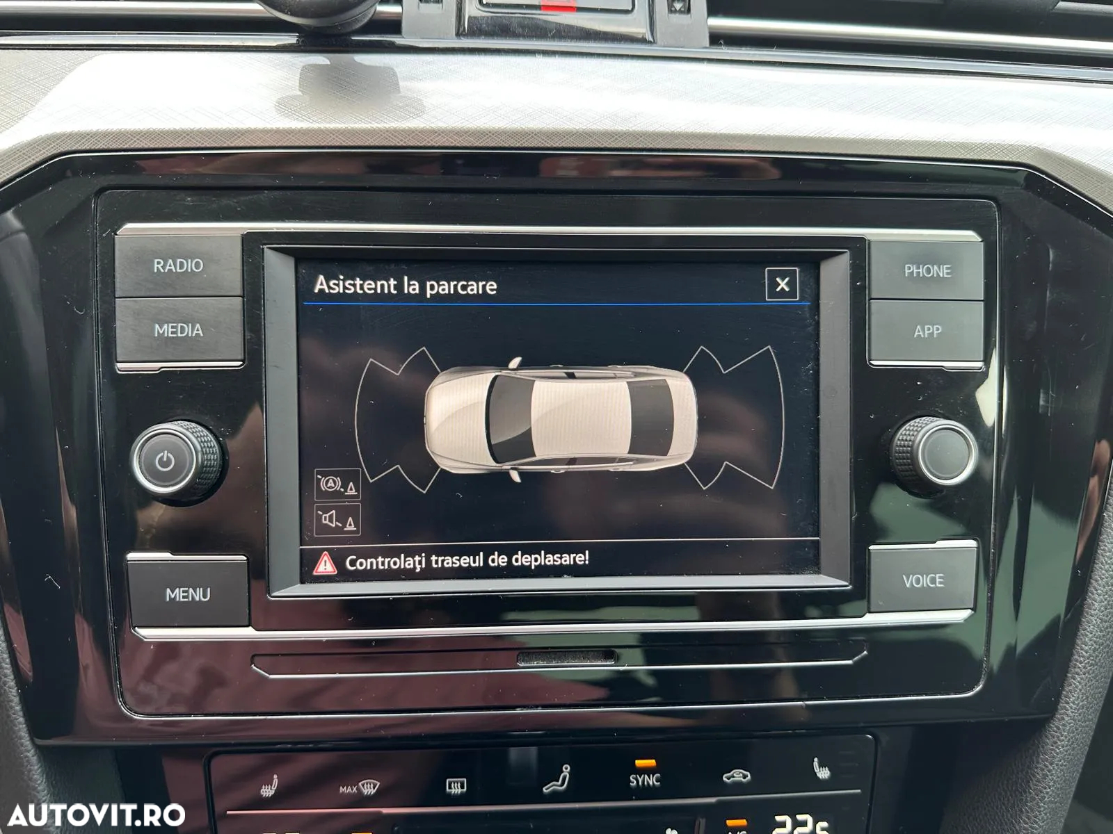 Volkswagen Passat Variant 2.0 TDI DSG Comfortline - 24