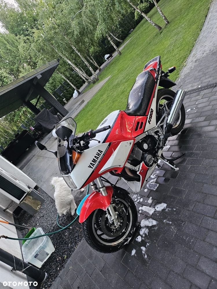 Yamaha FJ - 8