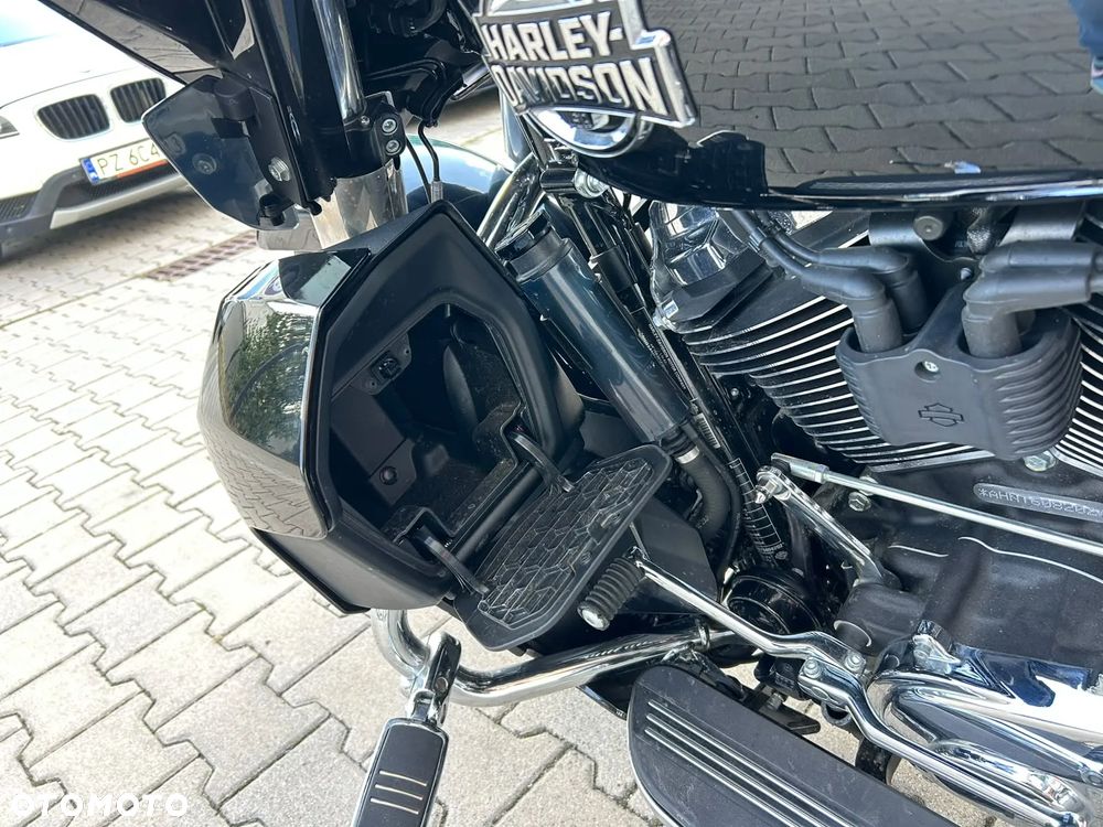 Harley-Davidson Touring Street Glide - 24