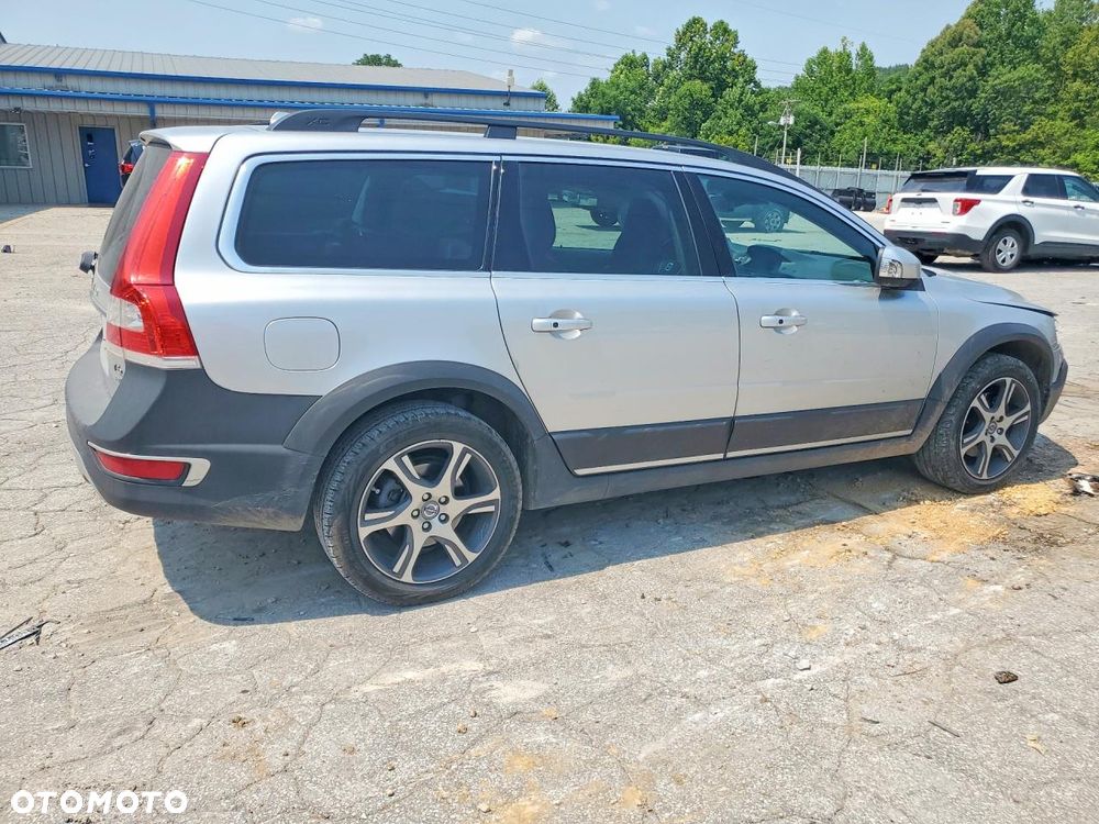Volvo XC 70 - 4