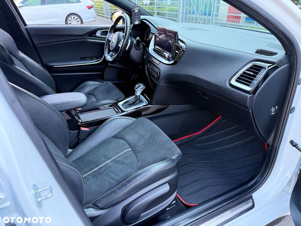 Kia ProCeed 1.4 T-GDI DCT7 OPF GT LINE - 19