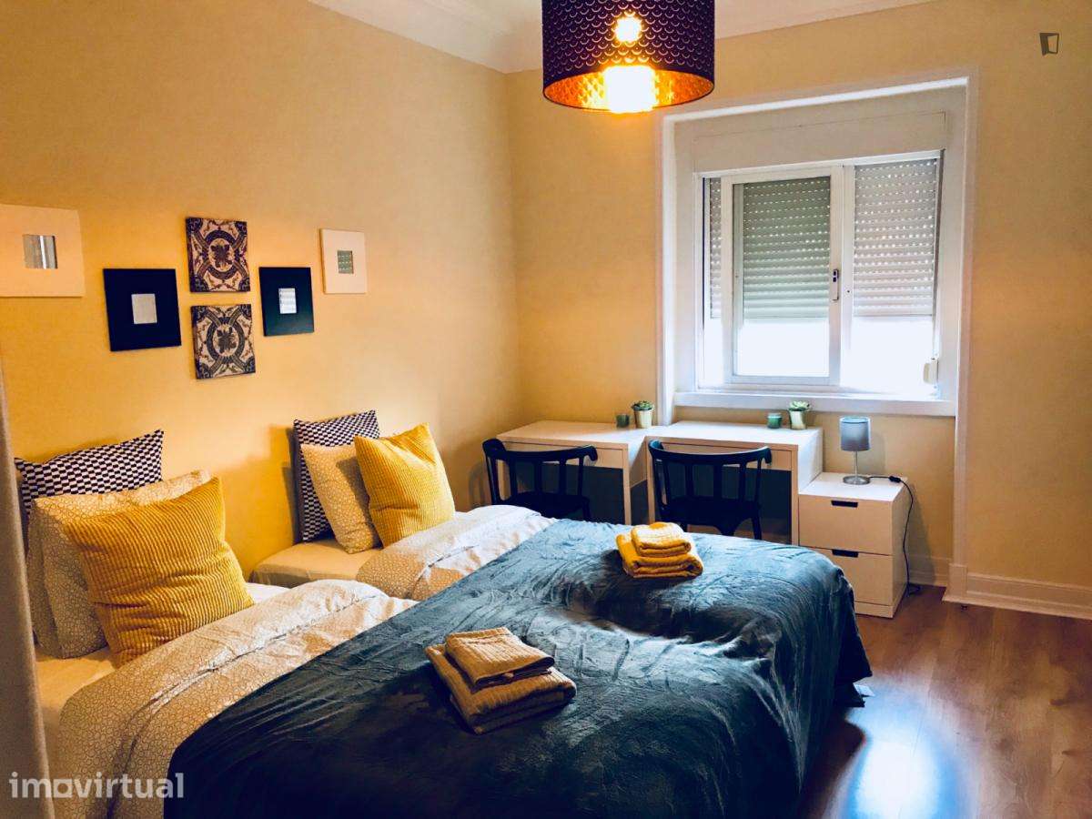 Quarto - localizado em Roma-Areeiro Lisbon - Grande imagem: 3/16