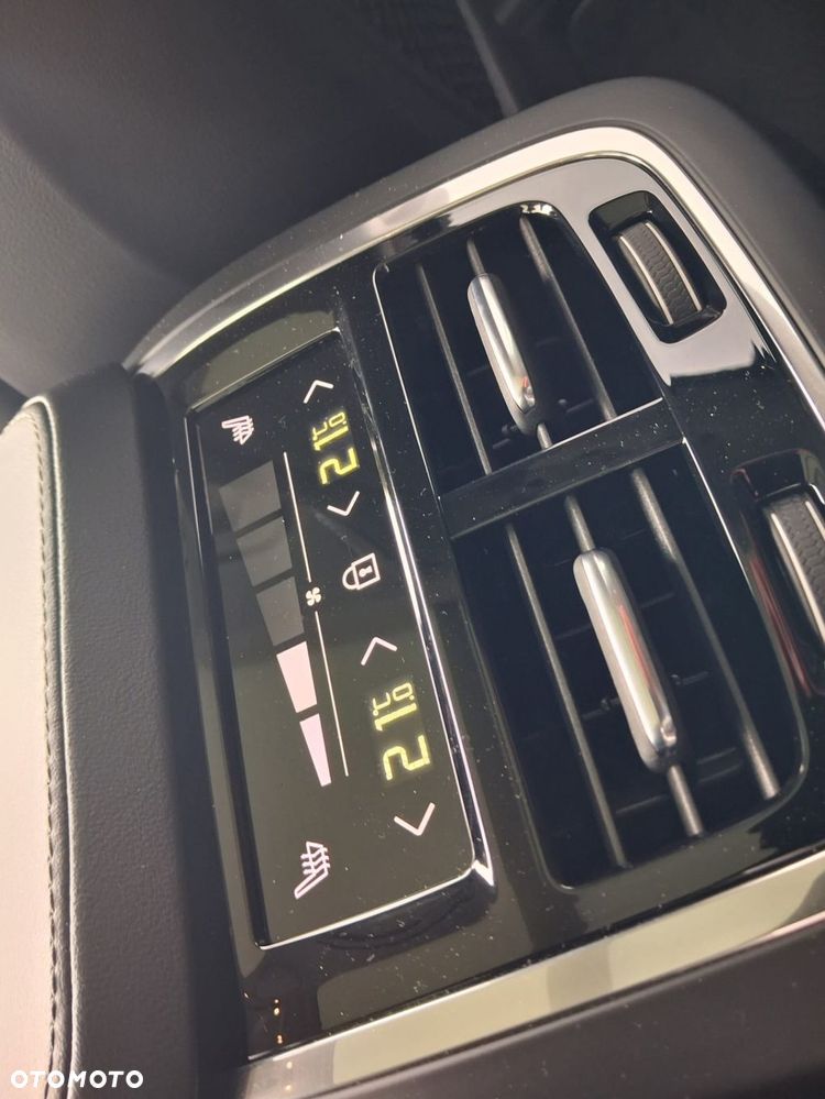 Volvo XC 90 - 21