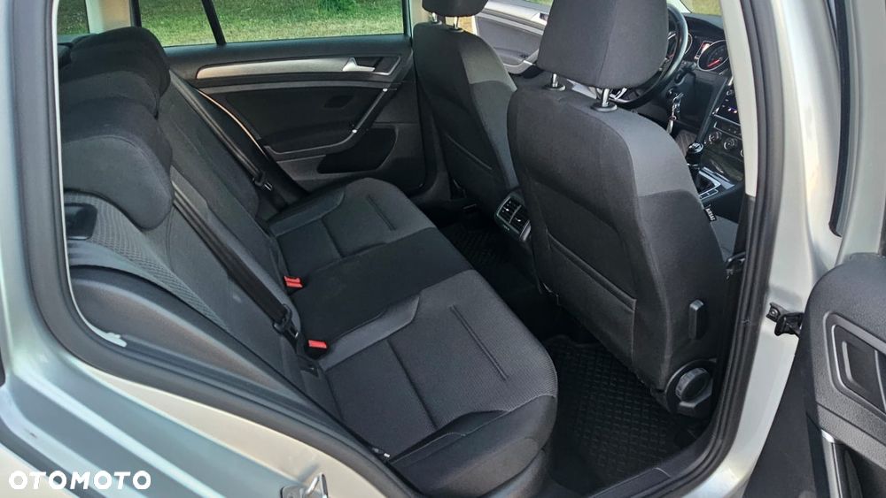 Volkswagen Golf - 18