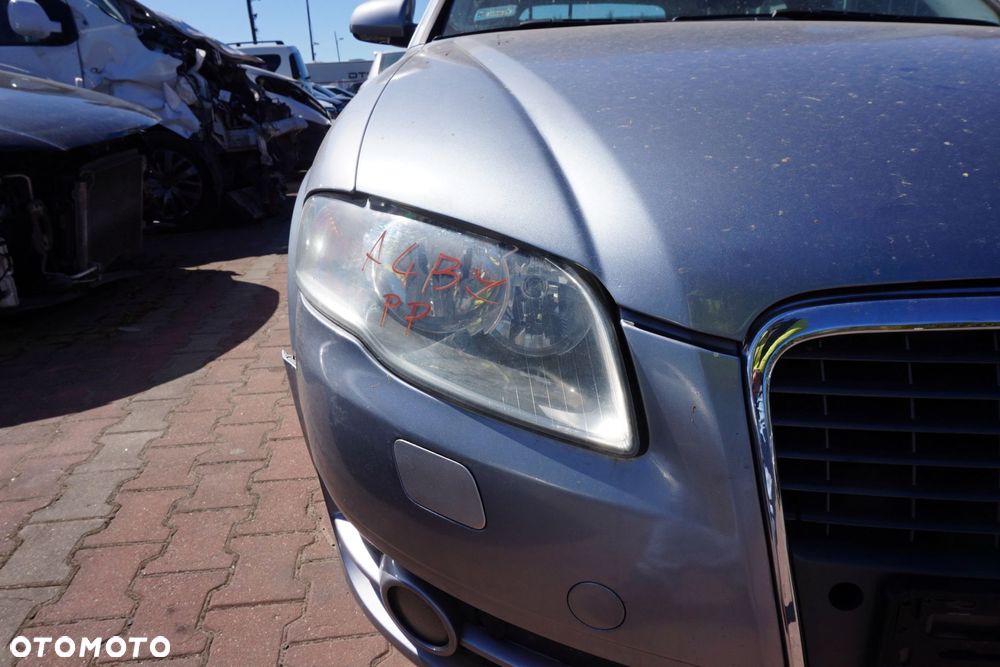 LAMPA PRZEDNIA PRAWA A4 B7  AUDI 2004-2008 - 2