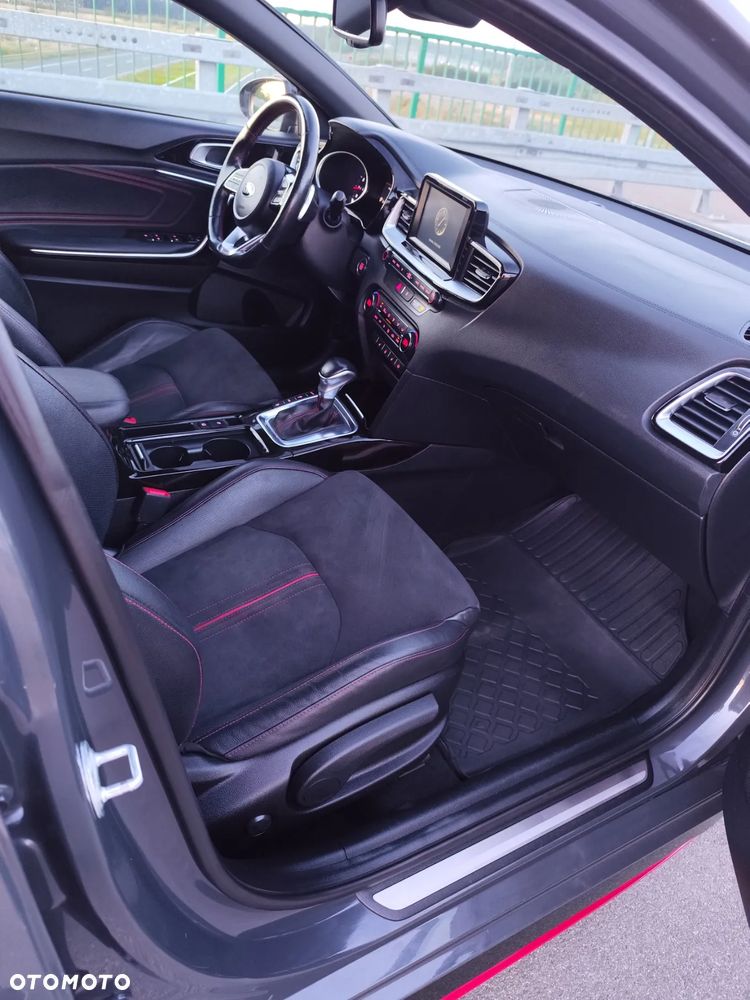 Kia ProCeed 1.6 T-GDI GT DCT - 9