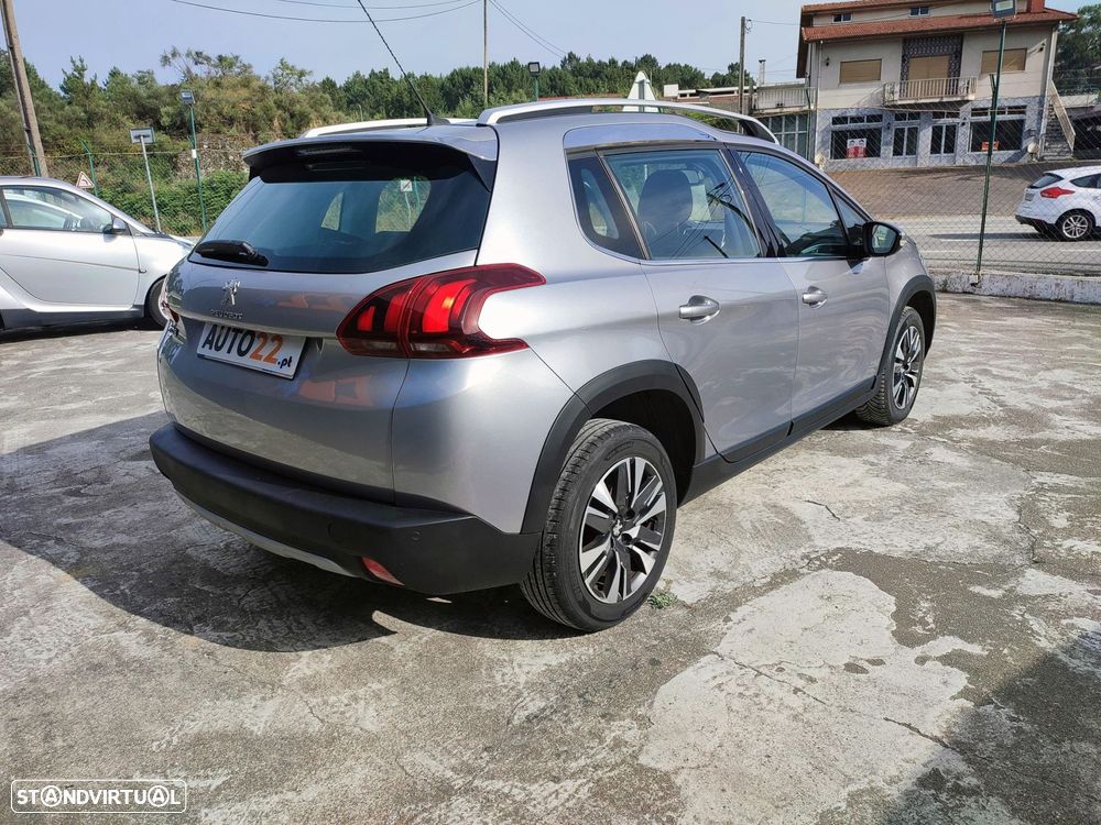 Peugeot 2008 1.2 PureTech Style - 8