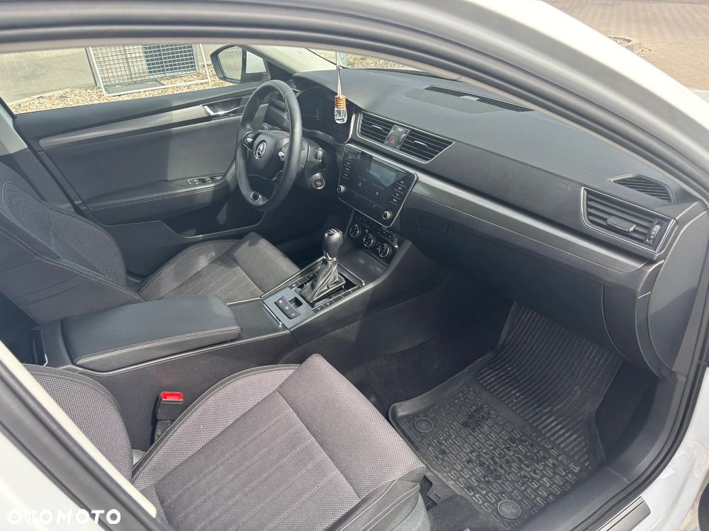 Skoda Superb 2.0 TDI SCR Style DSG - 11