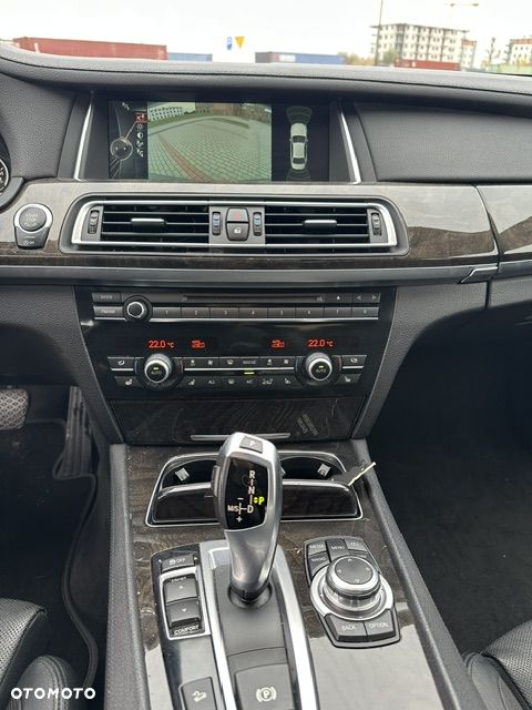 BMW Seria 7 740Li - 7