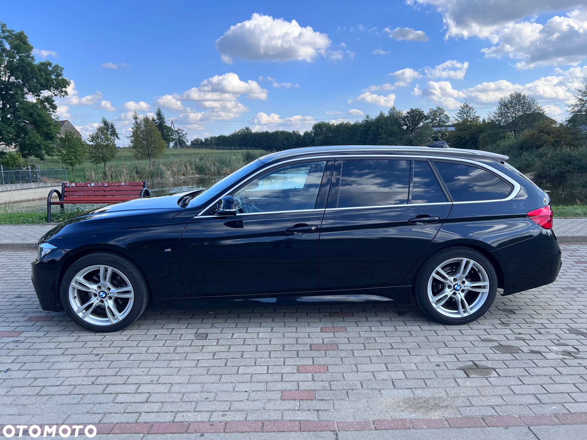 BMW Seria 3 320d xDrive M Sport - 9