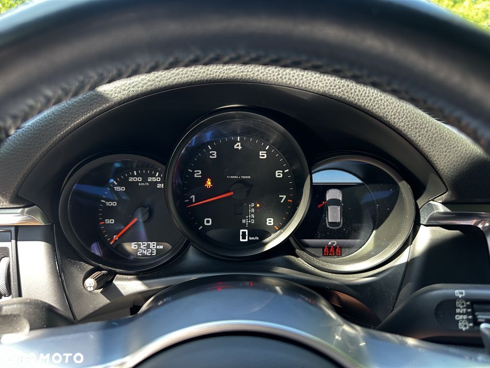 Porsche Macan Standard - 12