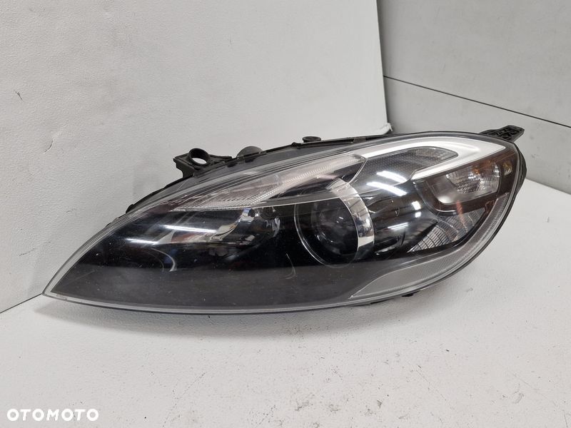 VOLVO V40 2 II LAMPA LEWY PRZÓD LEWA PRZEDNIA REFLEKTOR XENON UK 31283334 - 1