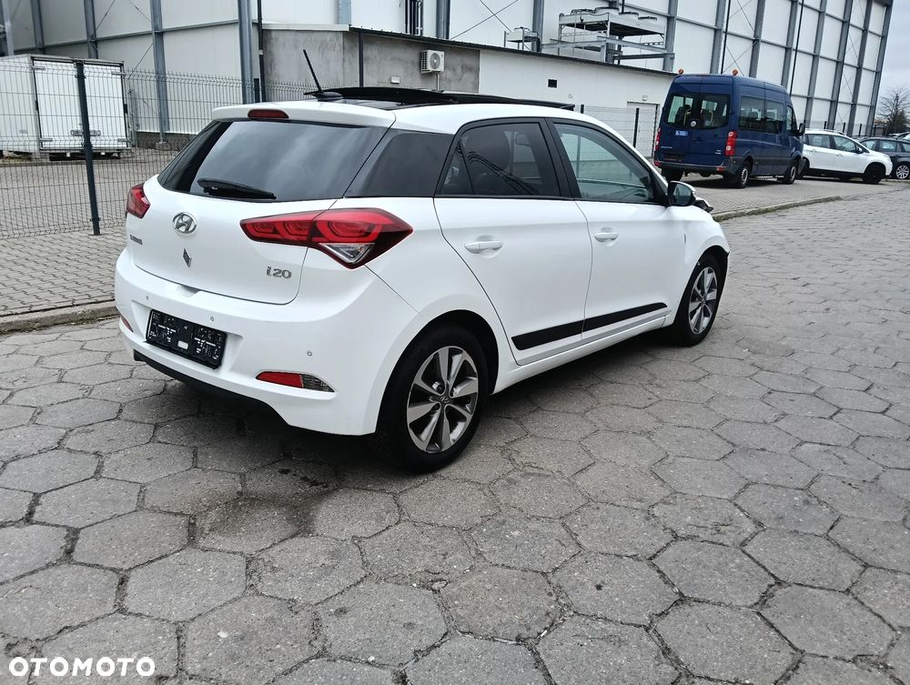 Hyundai i20 blue 1.4 Active Pure - 5
