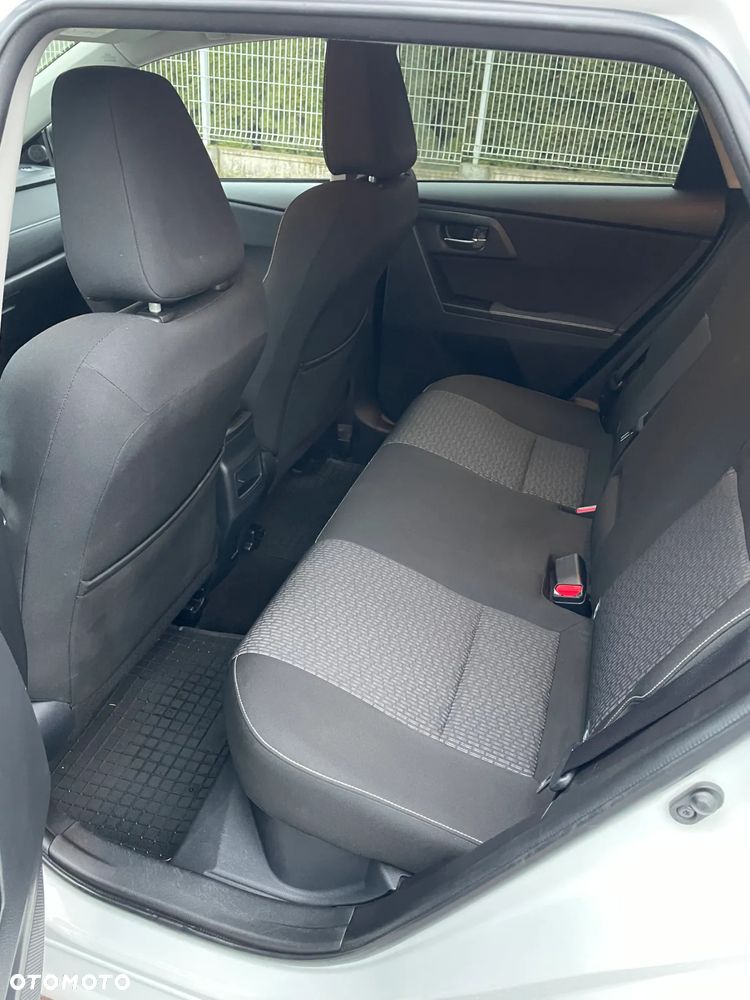 Toyota Auris 1.8 HSD Prestige - 24