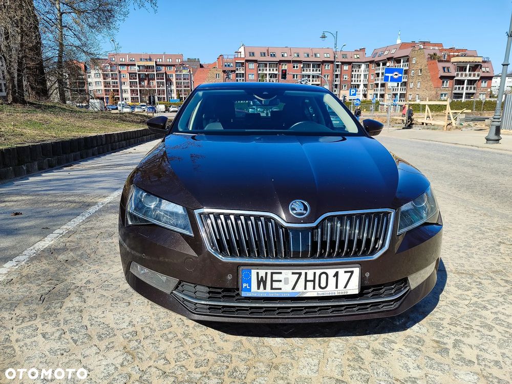 Skoda Superb 2.0 TDI L&K DSG - 11