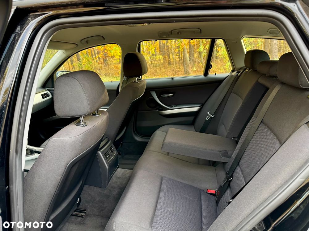 BMW Seria 3 - 18