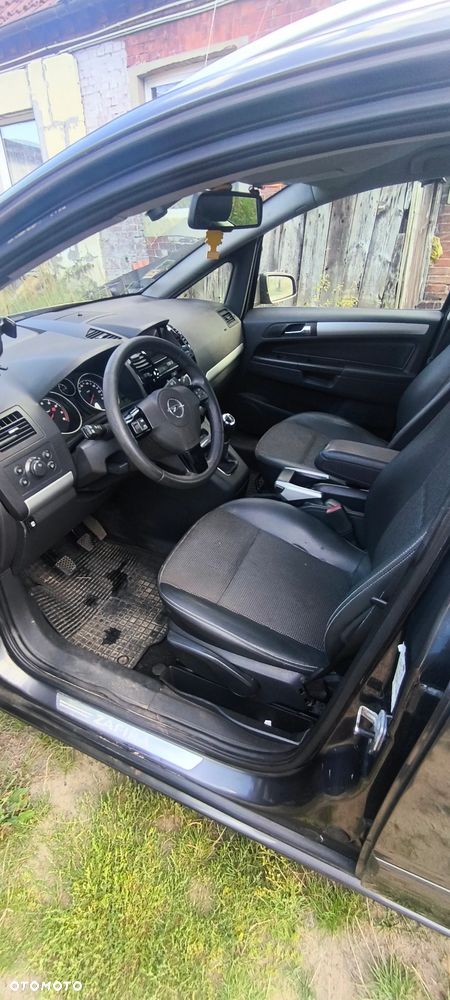 Opel Zafira 1.8 Cosmo - 9