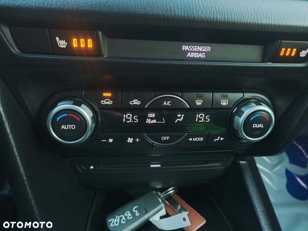 Mazda 3 SKYACTIV-G 120 Urban Limited - 24
