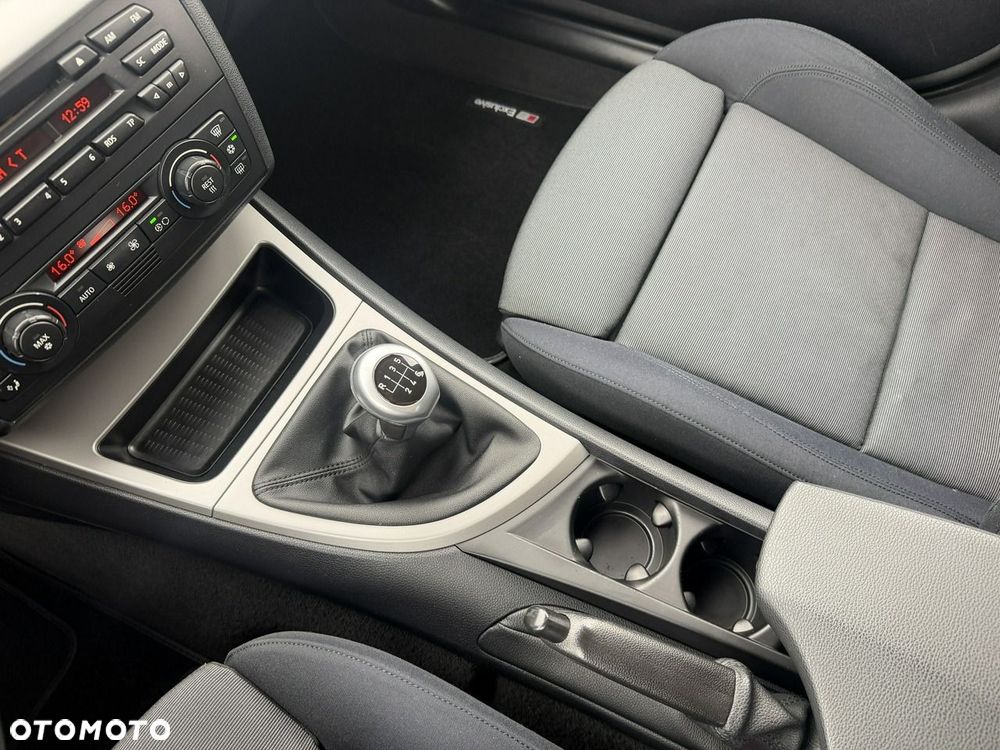 BMW Seria 1 120d - 28