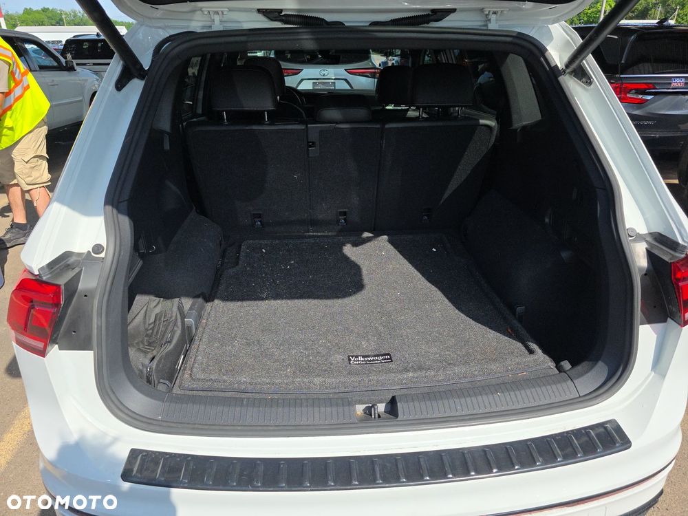 Volkswagen Tiguan - 12