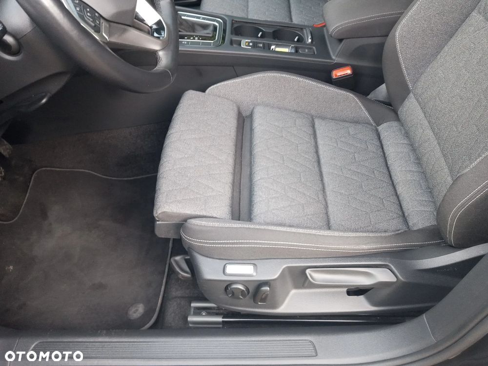 Volkswagen Passat 2.0 TSI Business DSG - 28