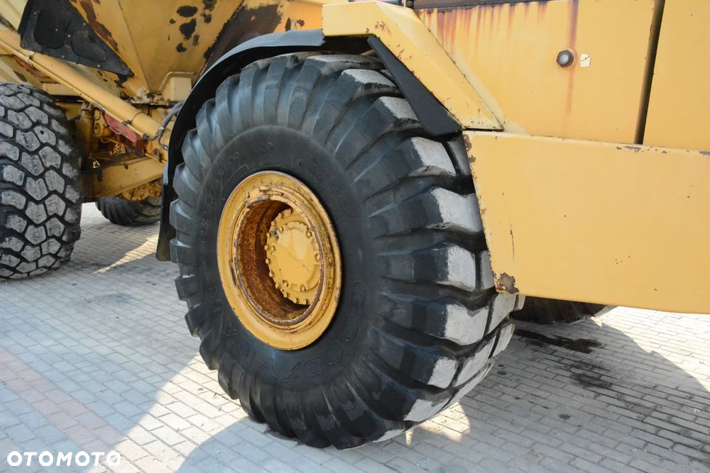 Caterpillar D400E / 1998r / 24190h / Opony 95% / Grzana paka - 18