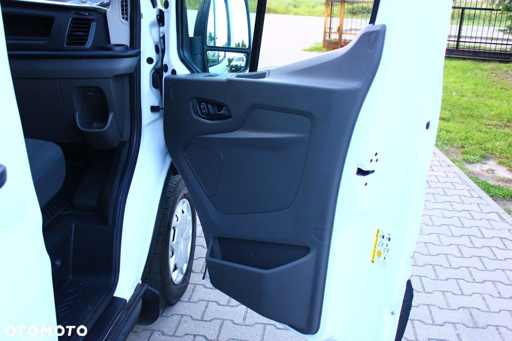 Ford TRANSIT  2.0 TDCI 130KM L2H2 BLASZAK 3 OSOBOWY - 23