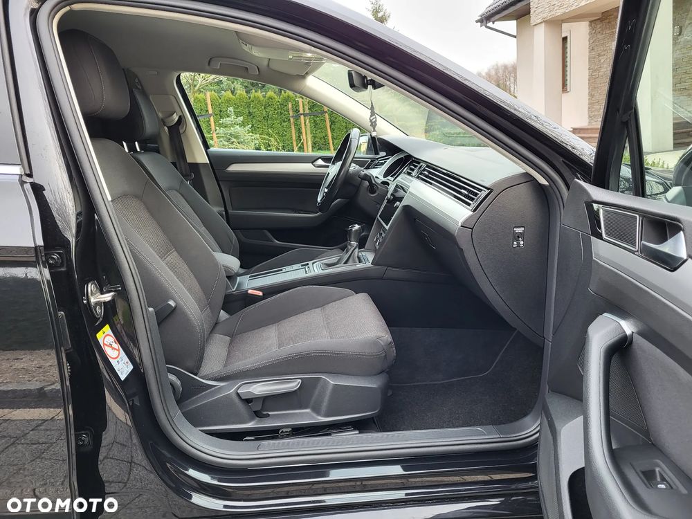 Volkswagen Passat - 15