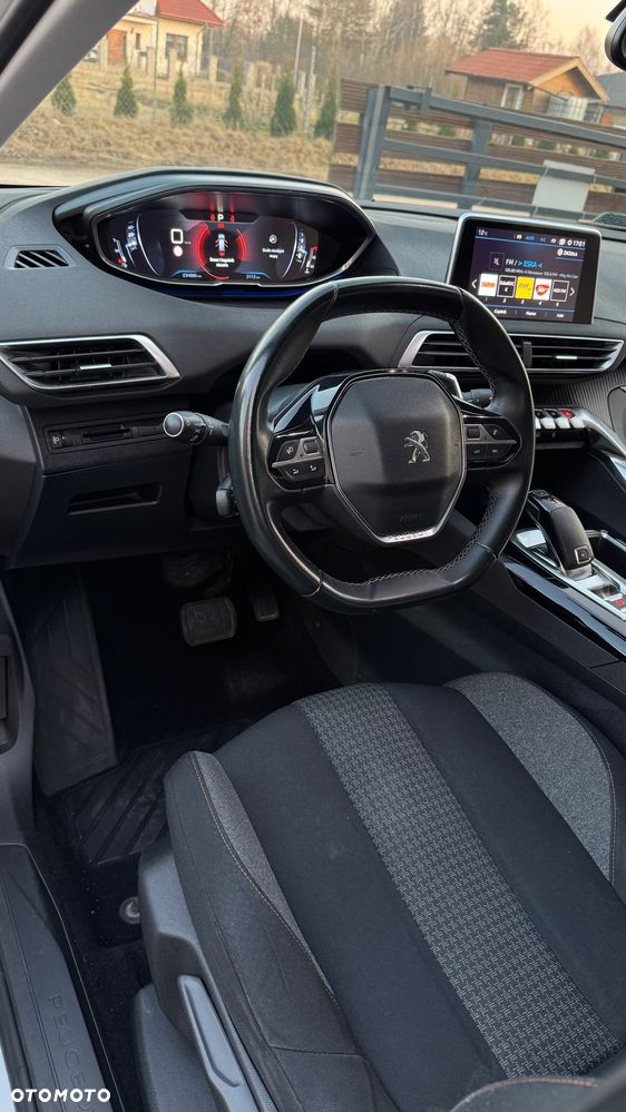 Peugeot 5008 1.6 THP Active S&S EAT6 - 22