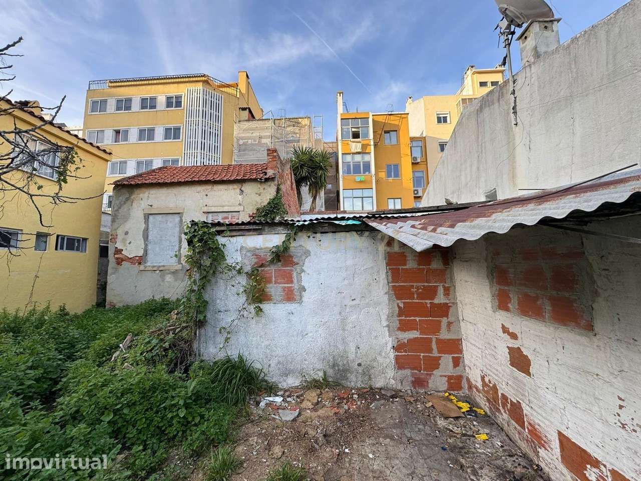Moradia para Reabilitação junto à Avenida de Roma – Oportunidade para - Grande imagem: 4/13